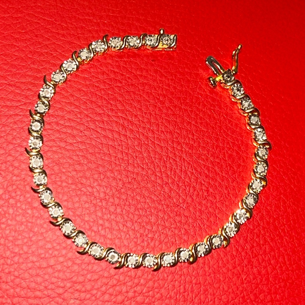 Elegant Gold and Silver Bracelet